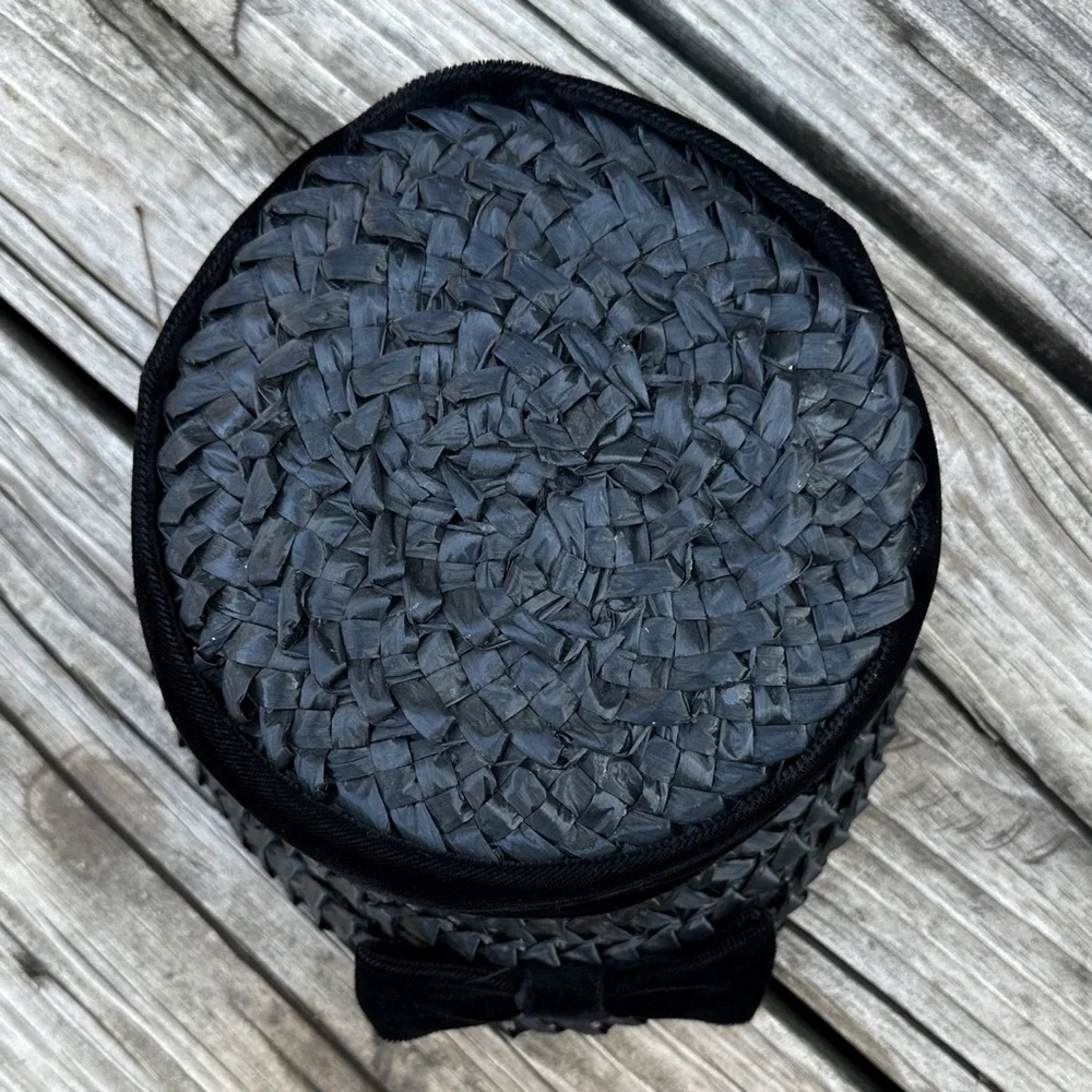 Vintage 1950s Black Tilt Hat Velvet Bow Union Made Cocktail Church Hat - Picture 6 of 12